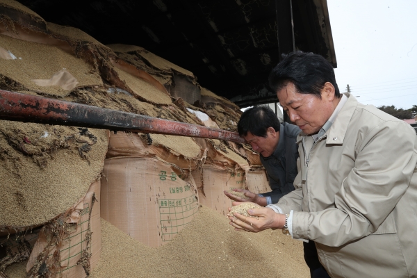 농협 김병원 회장은 농협의 모든 역량을 총동원하여 피해 복구 지원을 약속했다.